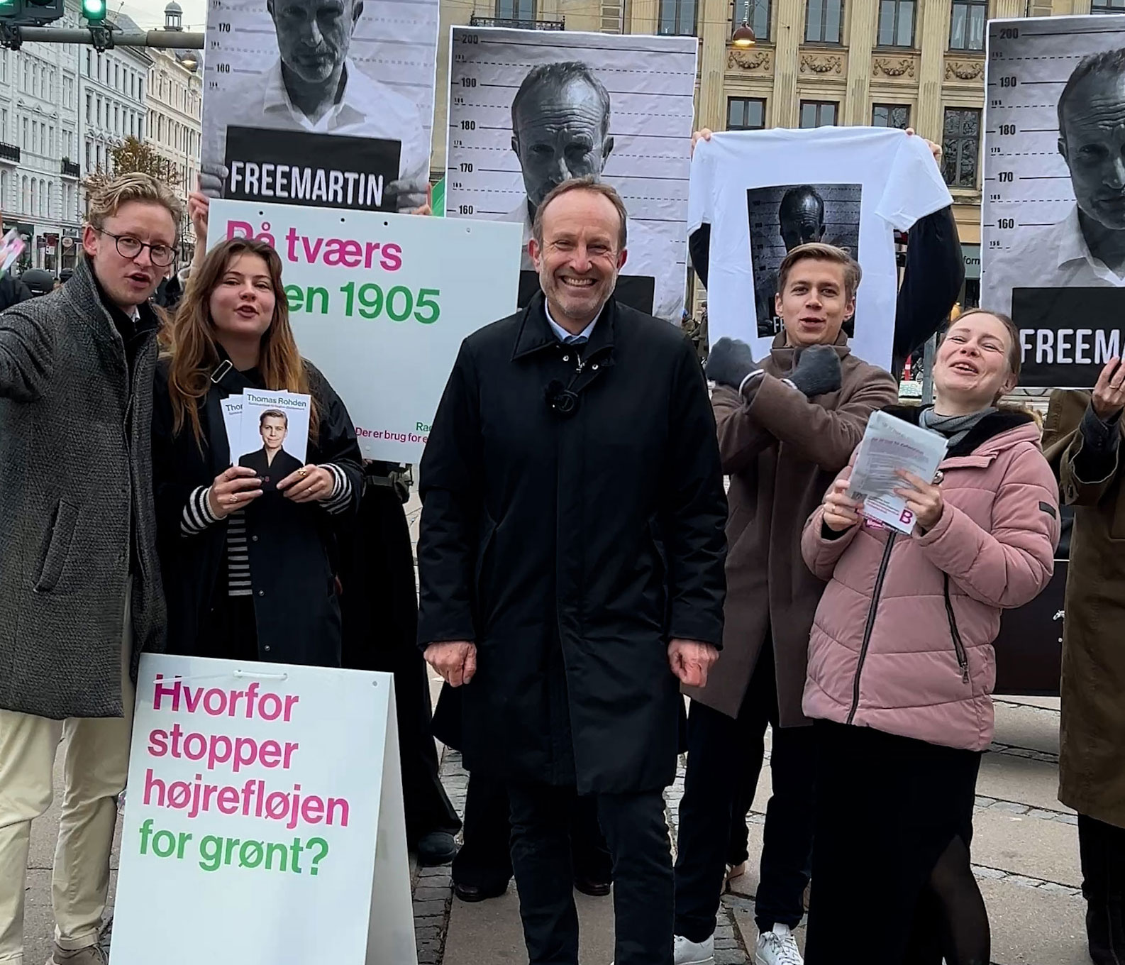 Martin Lidegaard på Dronning Louises Bro i København